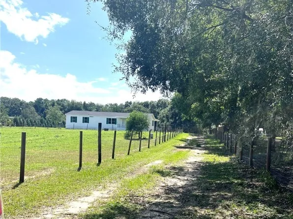 8350 E Derby Oaks Dr, Floral City, FL 34436