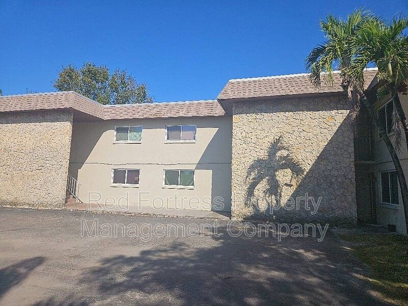 1st image of 4331 Glenwood Ave #3