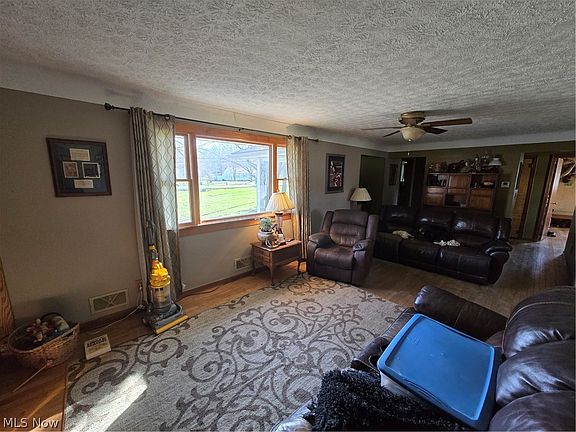 3rd image of 3448 Akins Rd