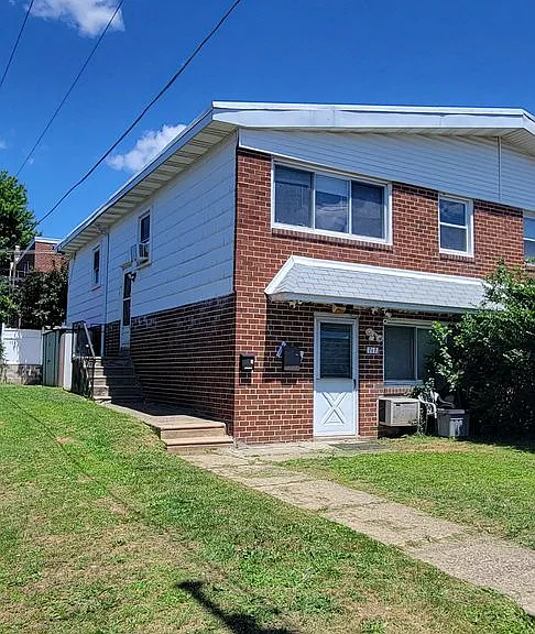 717 Sanford St #2 — Photo 1