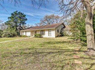 4829 Whispering Oaks Dr, College Station, TX 77845