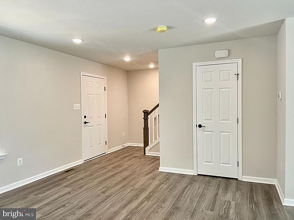 3rd image of 21721 Louden Ln