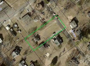 938 13th St SE, Hickory, NC 28602