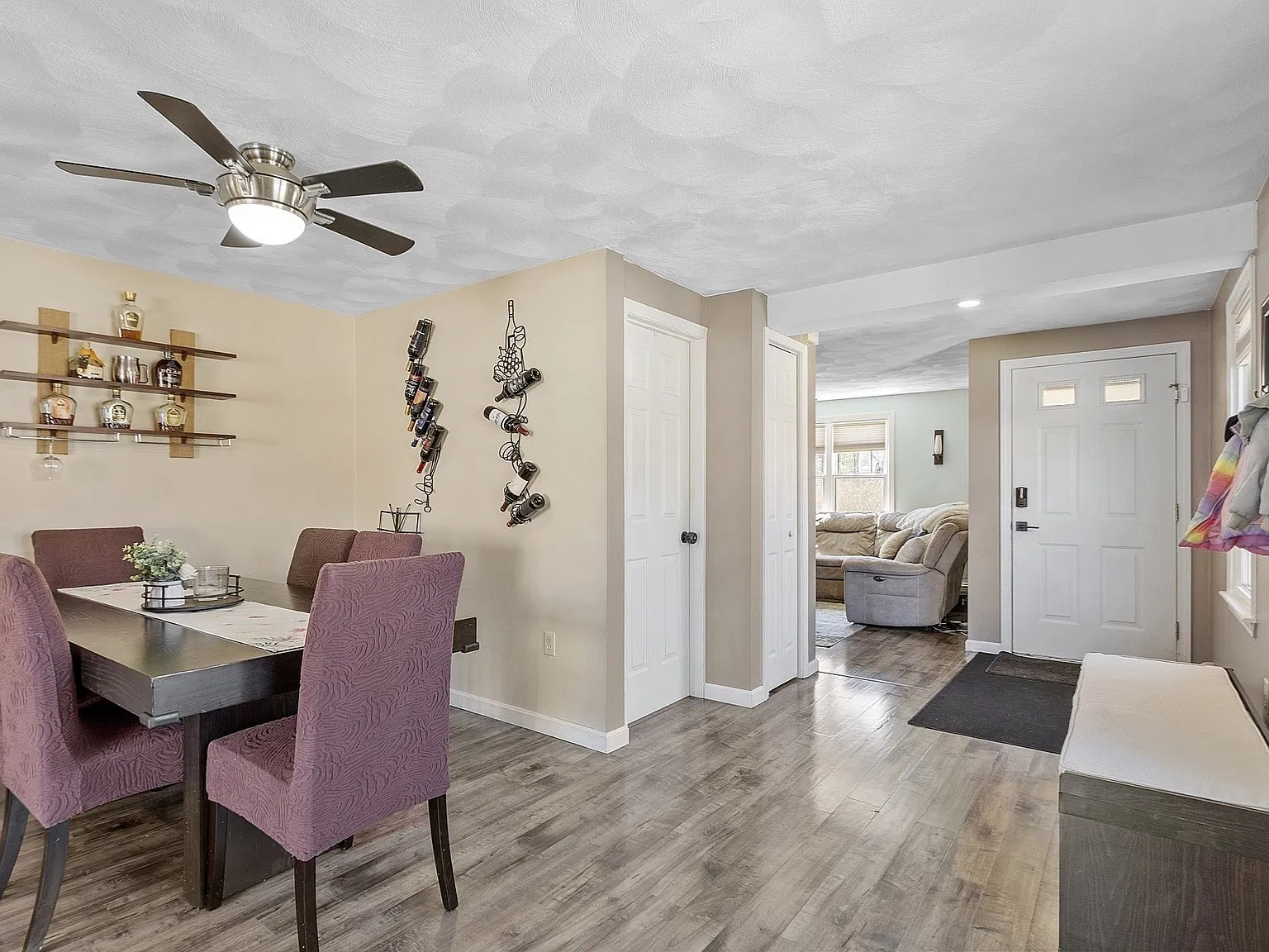 3 bed, 2.5 bath, 1500 sqft, $3,750 — Photo 4