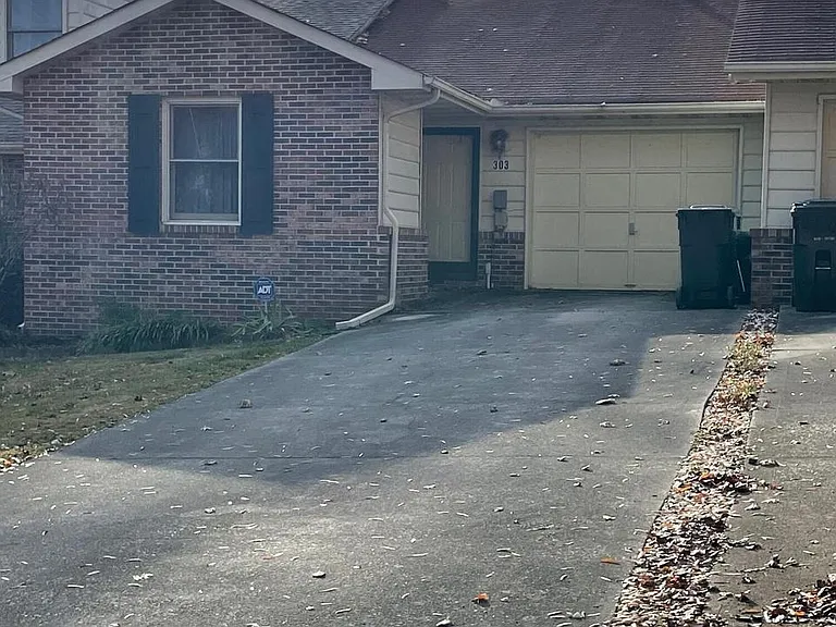 2905 La Villas Dr #303 — Photo 1