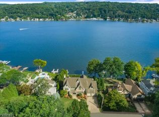 31 Island Trl, Sparta, NJ 07871