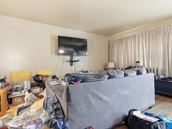 5th image of 312 Stuyvesant Ave