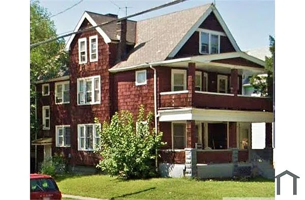 446 Eddy Rd photo 1