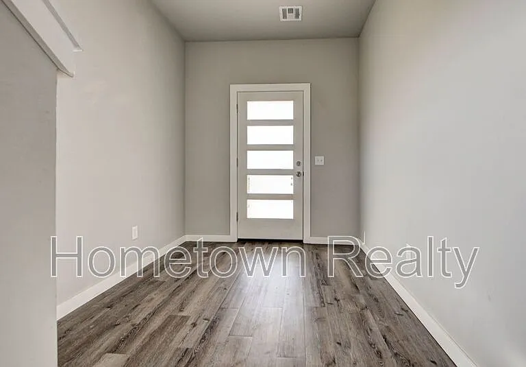 8921 NW 109th Ter — Photo 4