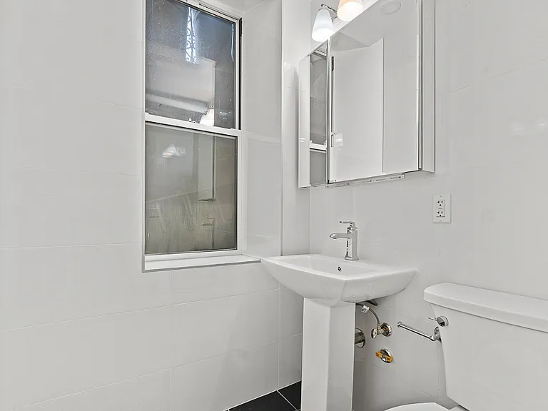 42 Bank St #11 — Photo 9