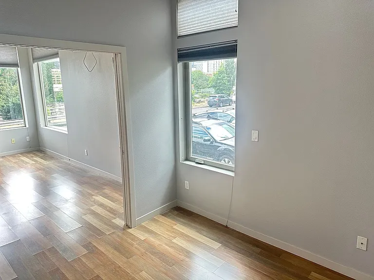 1607 NW Davis St — Photo 46