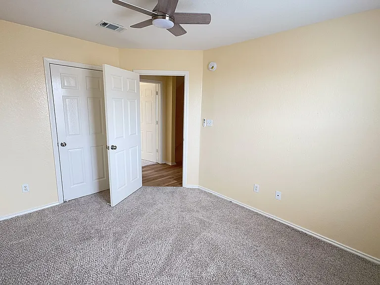 3207 Hereford Ln #B — Photo 6