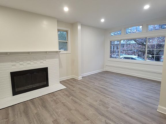 2nd image of 24 Vernon Pl #1R