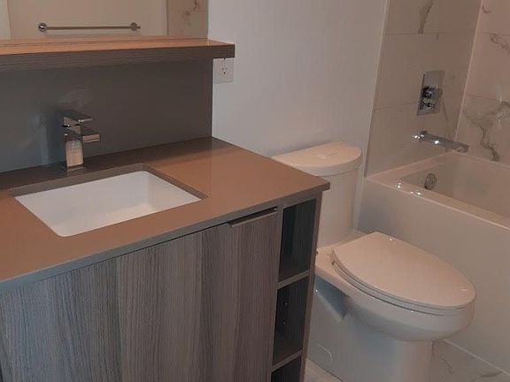 2nd image of 85 Wood St #4008