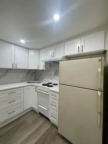 18 Swan Rd #3 Photo 1