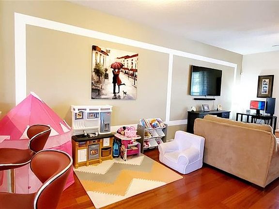 5th image of 12744 Country Brook Ln