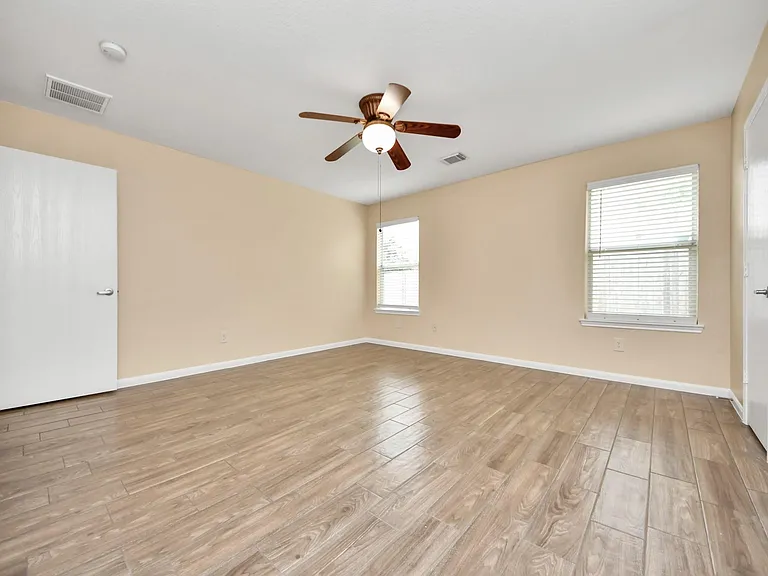 3815 Pebble Garden Ln — Photo 32