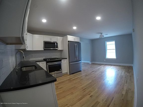 4th image of 517 Asbury Ave APT C