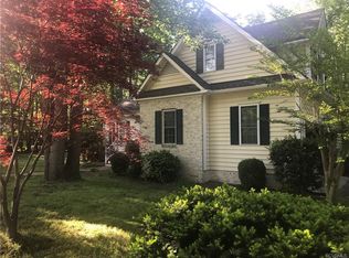 30 Riverboat Ln W, Hartfield, VA 23071