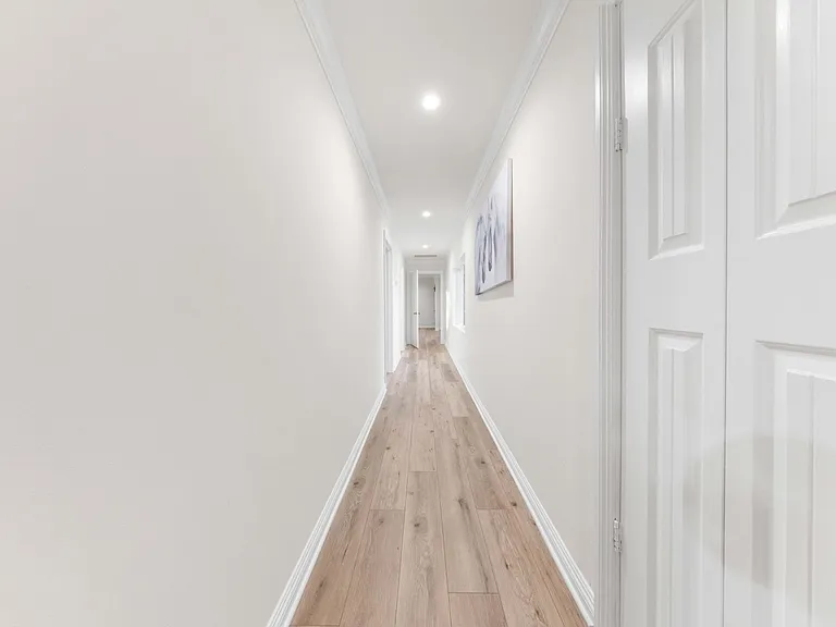 10554 Plainview Ave — Photo 29
