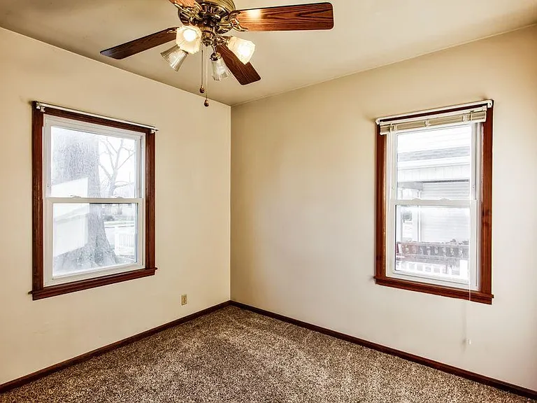2174 Washington Ave — Photo 11