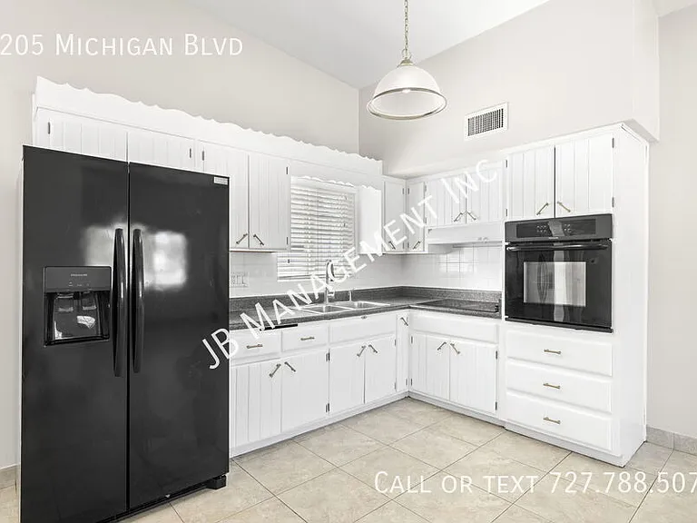 1205 Michigan Blvd — Photo 9