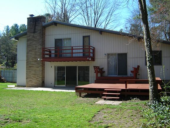 Back yard entertaining made easy from this large deck. Plenty of room for the grill, table and chairs.  Relax and enjoy.