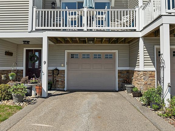 2nd image of 24 Harbor Rd Unit 9