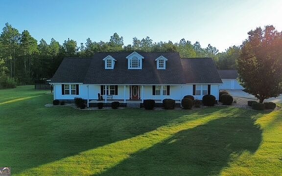 3rd image of 920 Orianna Rd