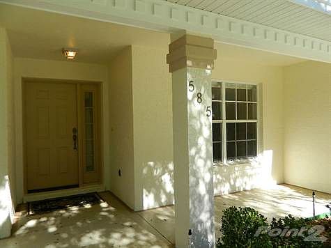 Nice covered porch entrance