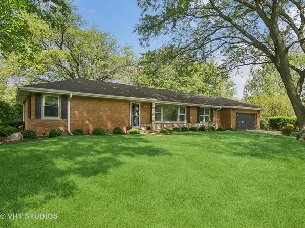 114 Howe Ter, Barrington, IL 60010