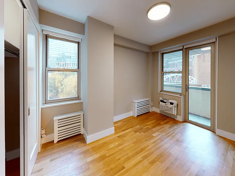 310 Greenwich St #3105J — Photo 6