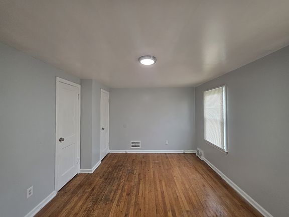 5th image of 18472 Meyers Rd