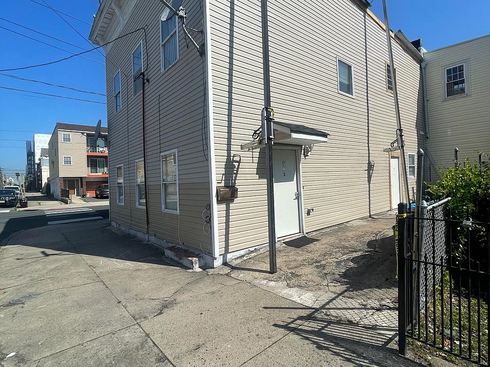 2nd image of 82 Hopkins Ave Floor 1