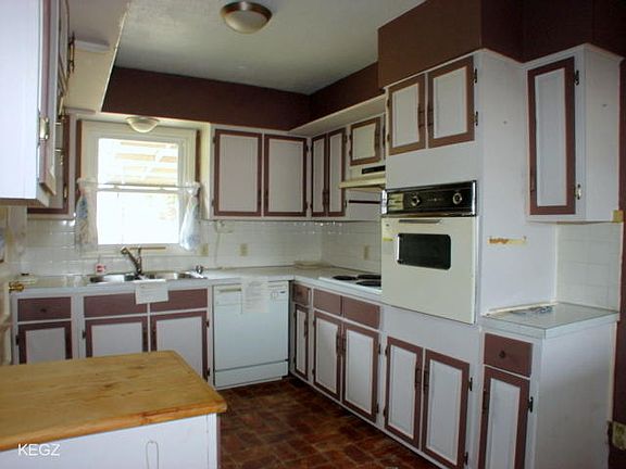 5th image of 20 Edgemont Dr