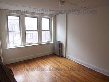 2nd image of 25 Walbridge St #Sj6