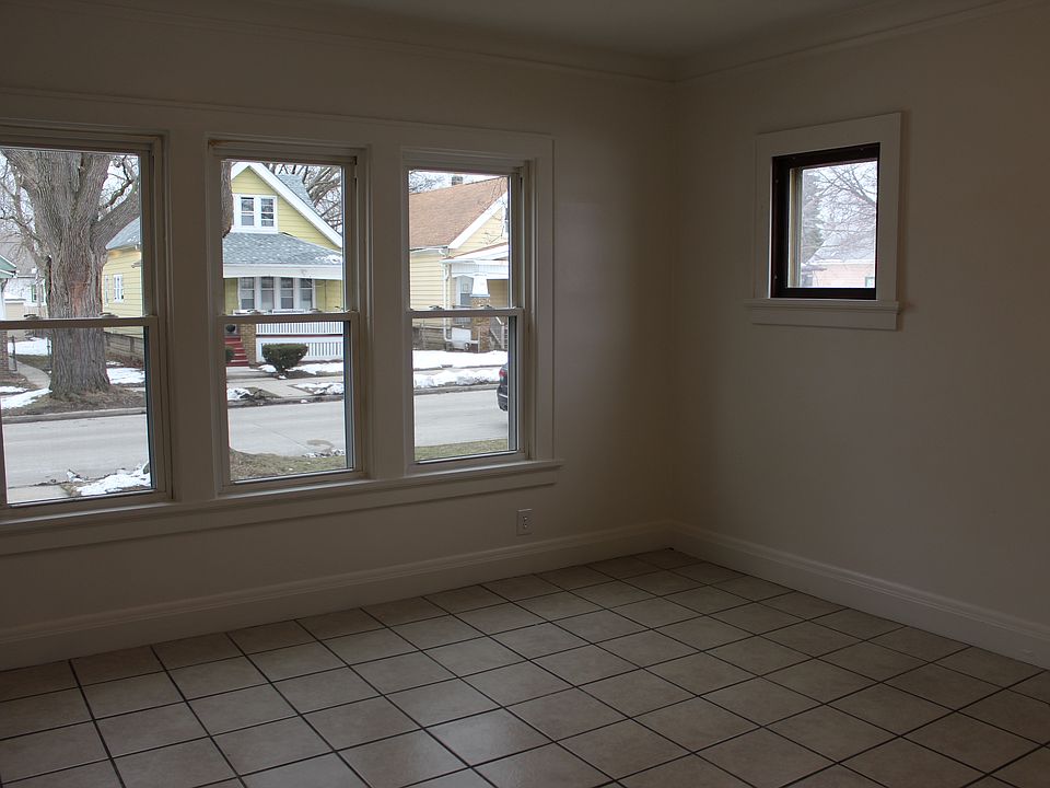 Living room.