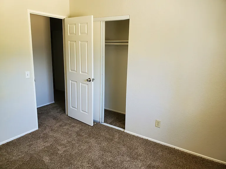 8287 Newfield Cir — Photo 10