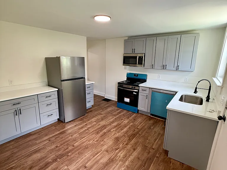 1829 S Champion Ave — Photo 11