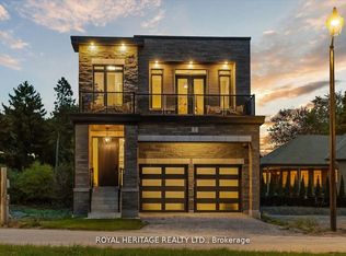 7 Inverlynn Way, Whitby, ON L1N0N8