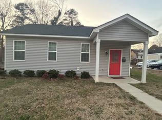 3103 Woods Pl, Raleigh, NC 27607