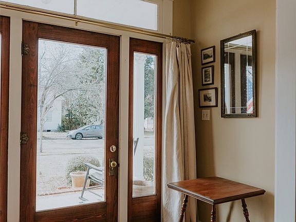 3rd image of 215 E Arizona Ave