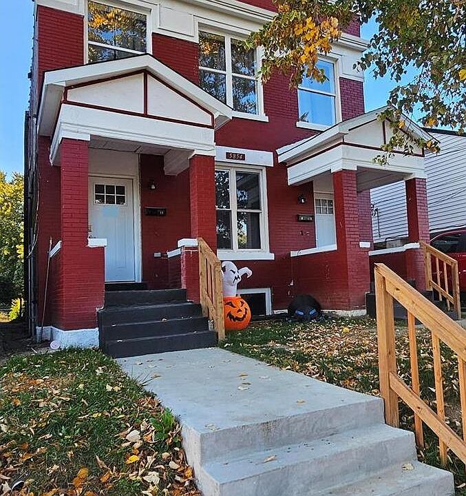 1st image of 5854 Maple Ave #2