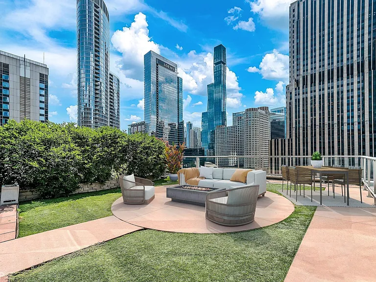 255 E Grand Ave #1001 — Photo 3