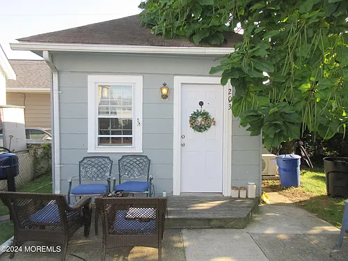 203 13th Ave #1/2 Photo 1