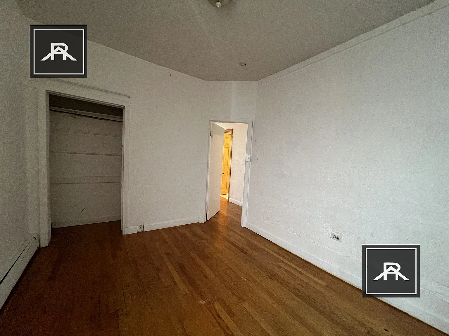 3 bed, 1.0 bath, 900 sqft, $4,200 — Photo 4