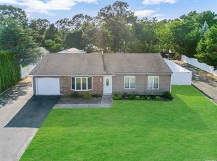 145 Glen Summer Rd, Holbrook, NY 11741