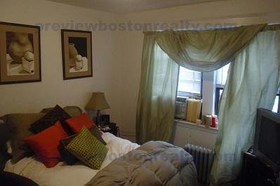 2nd image of 19 Egremont Rd #J6