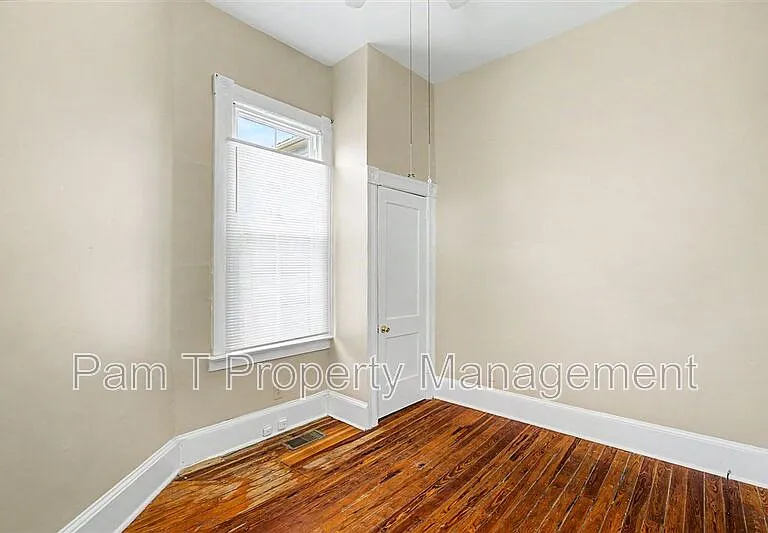 124 E Henry St #D — Photo 9