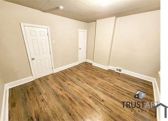 3885 Manor St — Photo 19